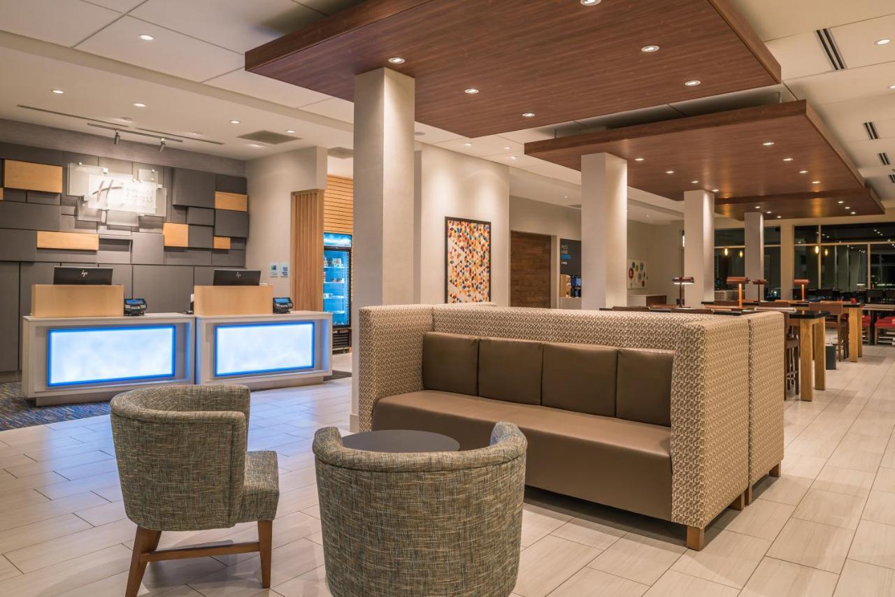 Holiday Inn Express & Suites Farmville By Ihg Zewnętrze zdjęcie