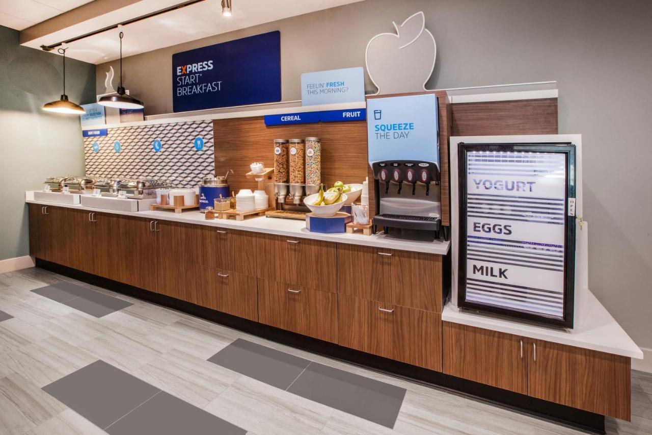 Holiday Inn Express & Suites Farmville By Ihg Zewnętrze zdjęcie