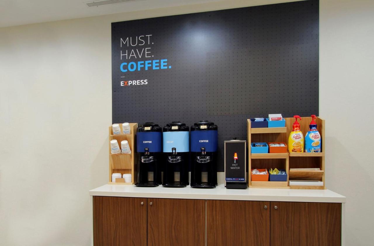 Holiday Inn Express & Suites Farmville By Ihg Zewnętrze zdjęcie