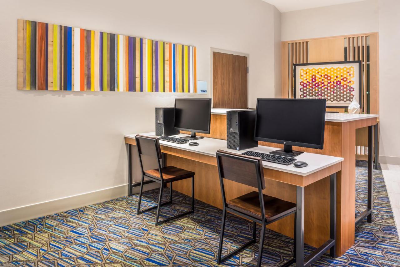 Holiday Inn Express & Suites Farmville By Ihg Zewnętrze zdjęcie